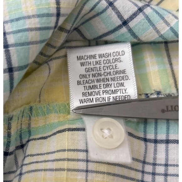 Croft & Barrow Women Plaid Button-Up Shirt Size L - Picture 8 of 8
